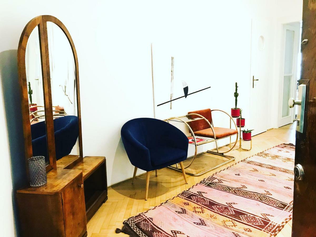 Spacious Bauhaus Icon Flat With Fitness Room In Central Buda, Close To The River And Margaret Island Budapest Eksteriør bilde